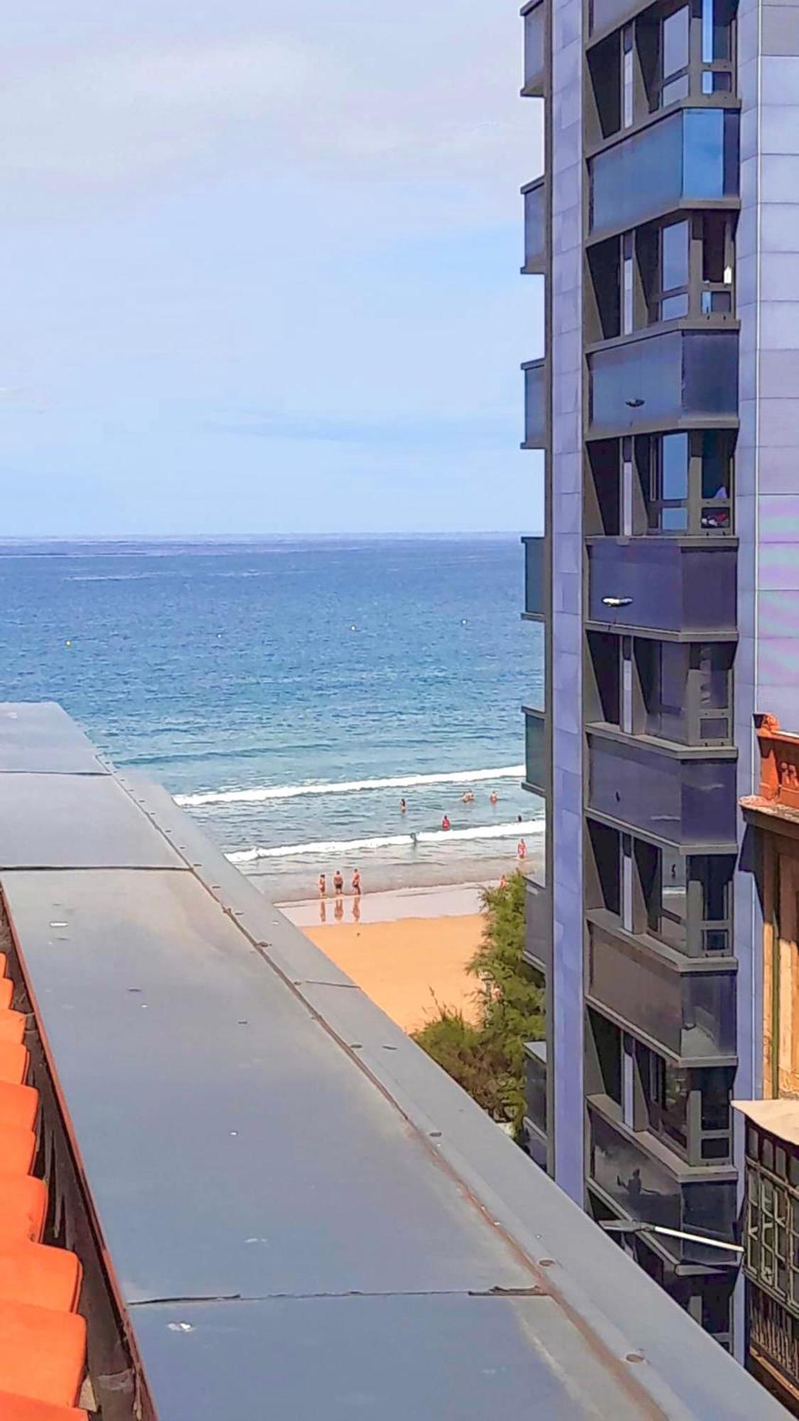 Atico Con Terraza En Playa De San Lorenzo خيخون المظهر الخارجي الصورة